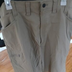 Wrangler Outdoor World Green Utility  mens shorts sz 42
